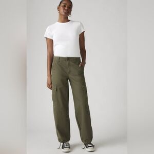 94' Levi's Baggy Cargo Pants
